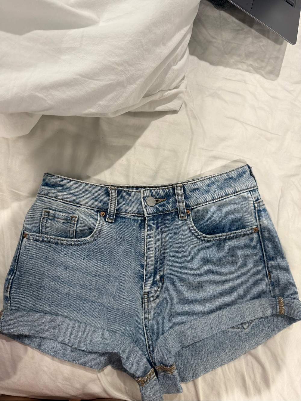 PacSun mid rise blue denim mom shorts size 25